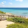 La passerella tra le dune verso il mare a Monaco Mirante