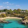 La caletta di Porto Cupo con l'acqua turchese
