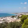Torre Vado dall'alto, con le case bianche e il litorale verso Pescoluse