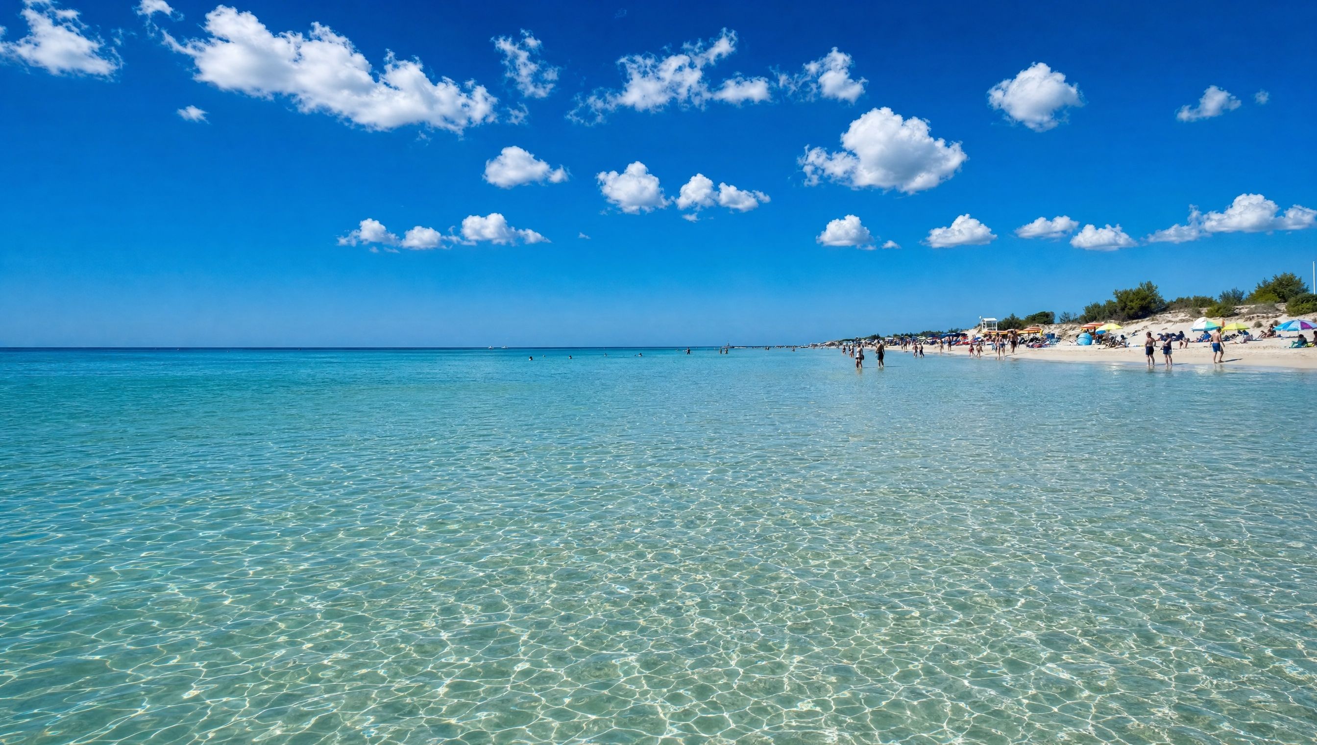 Spiaggia di Pescoluse, le Maldive del Salento: acqua turchese cristallina e sabbia bianca
