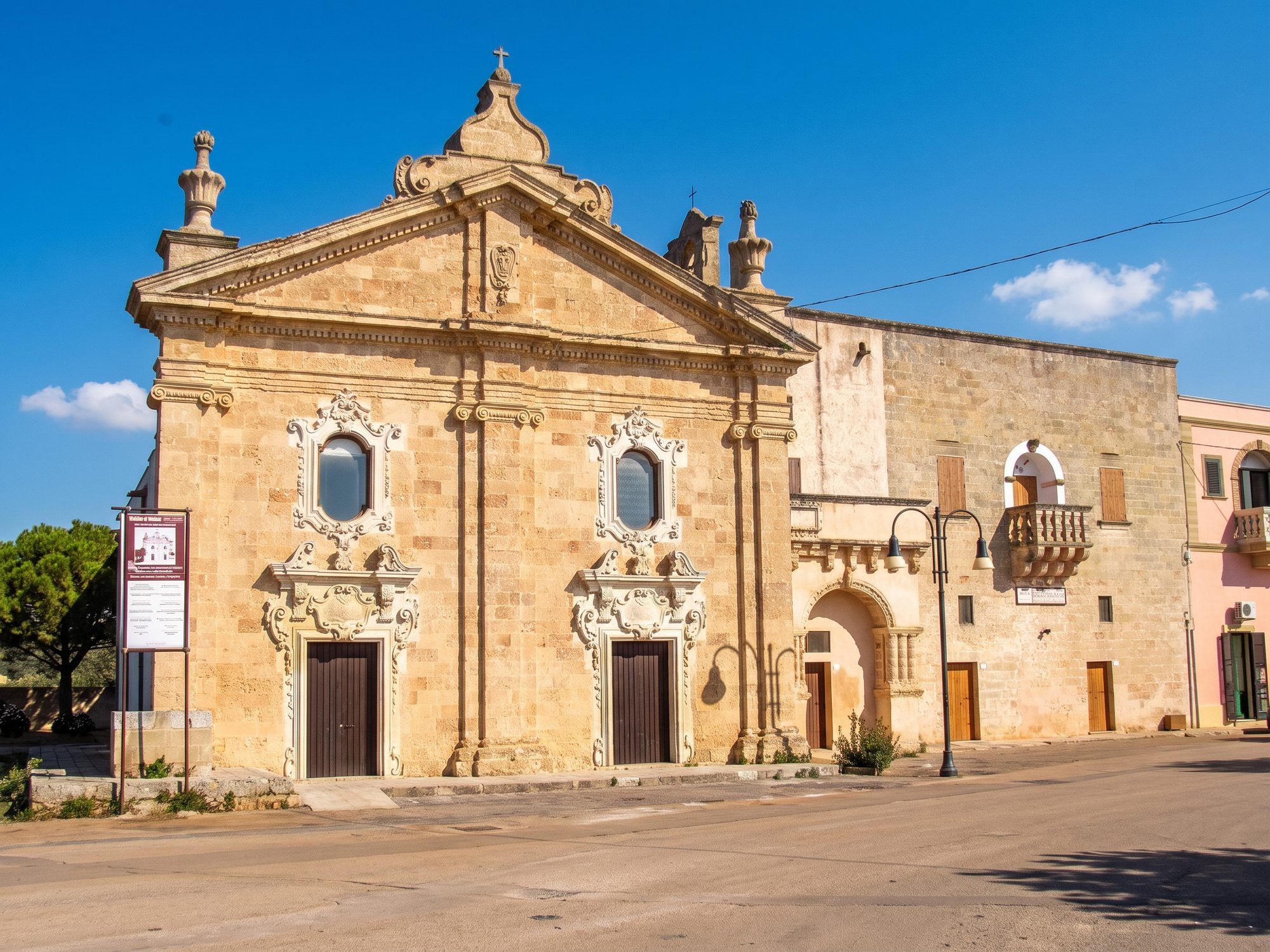 La facciata del santuario di Santa Marina a Ruggiano
