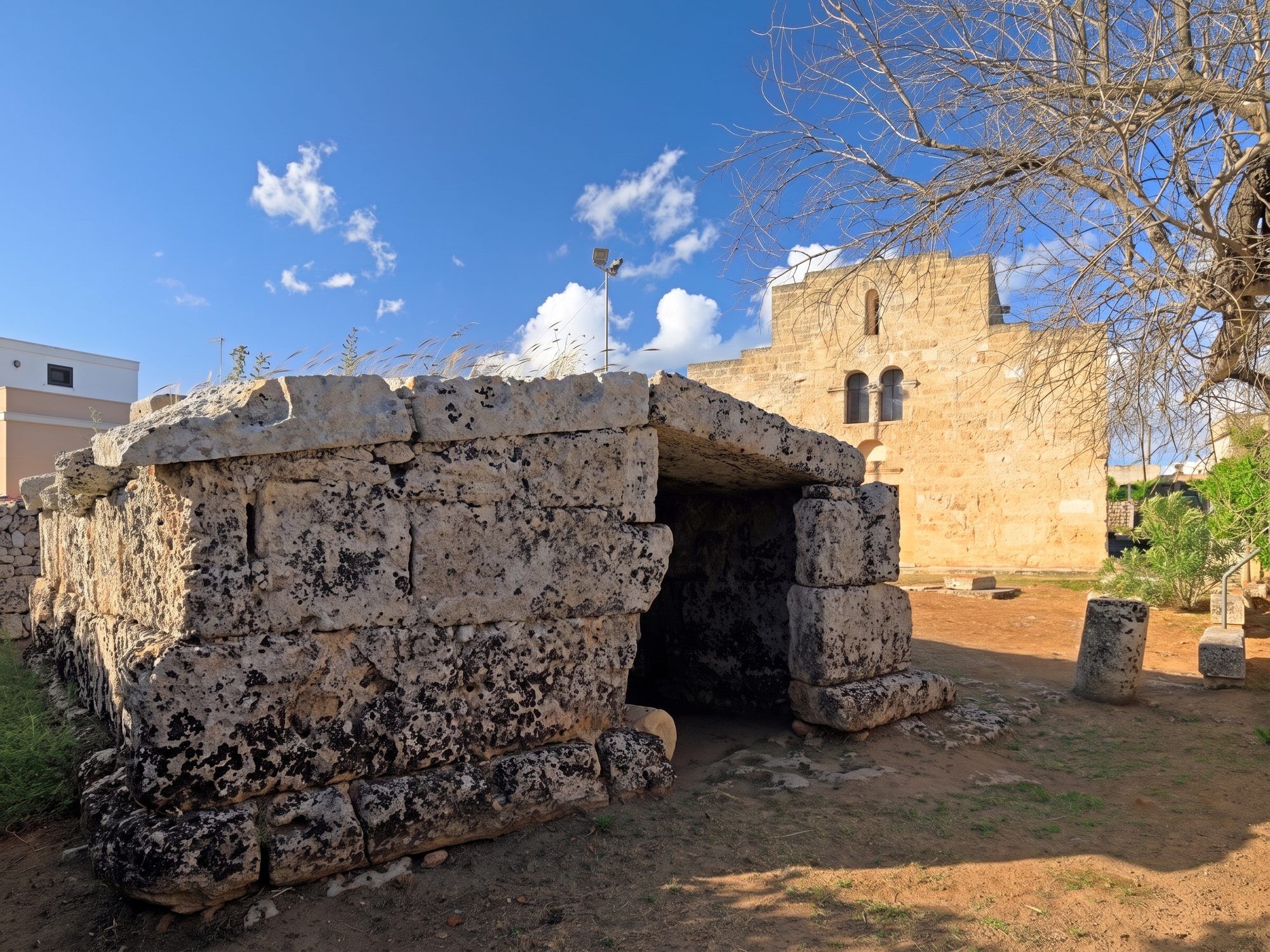 La Centopietre e San Giovanni, a Patù