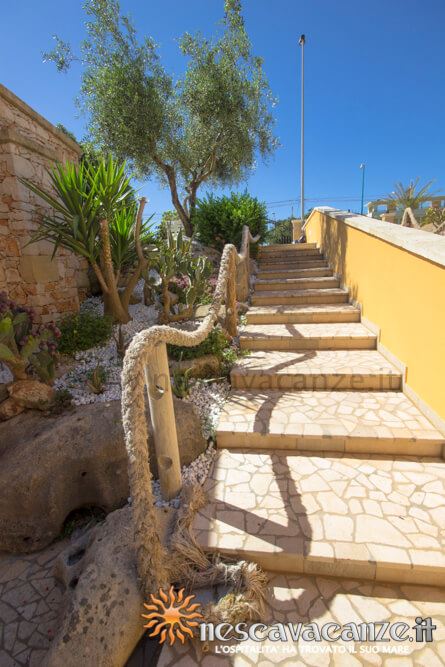 Scala ingresso casa Pescoluse 9