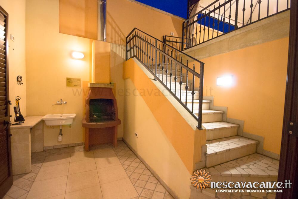 Veranda di notte retro casa Pescoluse 9